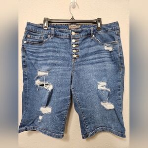 Torrid 18 vintage stretch mid rise Bermuda distressed denim Jean Shorts